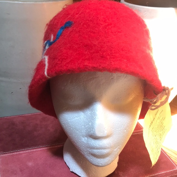 Handmade felted wool with needle felting hat OoaK - Picture 4 of 4